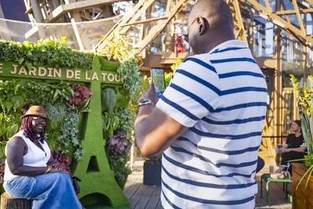 Fotomatón vegetal en la terraza de verano 2025